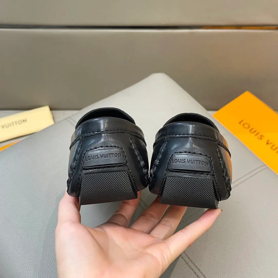 Factory price: 460💰LV men's beanie shoes 2025 official website synchronization <market top version> cowhide pressed grid ➕ black cow lining original packaging. Size 38-45